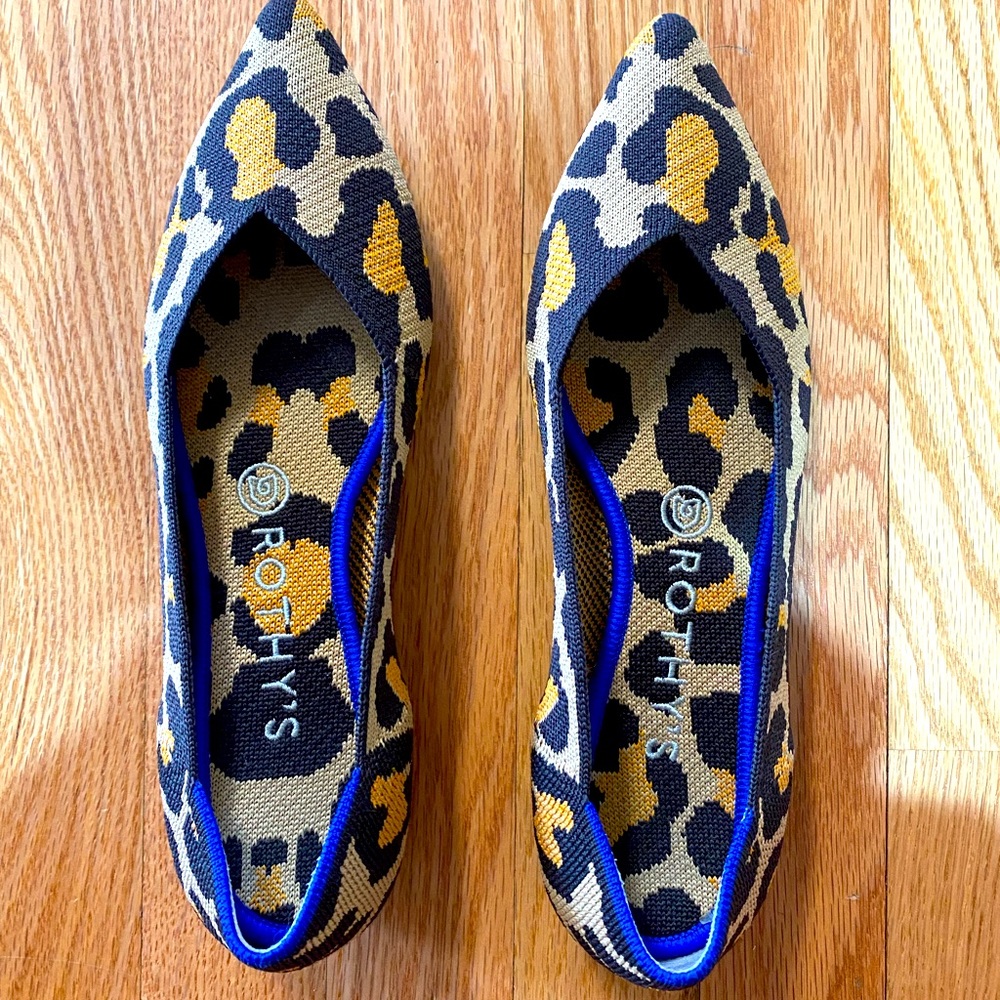 Rothys Big Cat Points Size 8.5 EUC